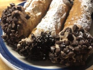The Cannoli Stop – Delicious Cannolis Without Having to Drive To The North End