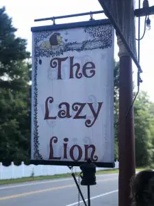 Lunch at The Lazy Lion In Deerfield NH