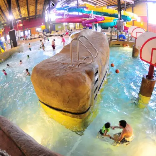 Waterparks In NH – 9 Indoor and Outdoor Waterparks To Cool Off