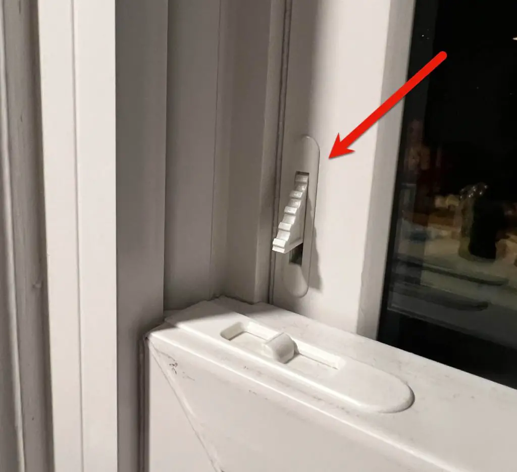 security clasps of inside of new windows